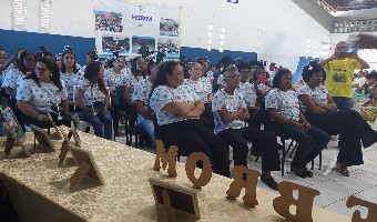 PROFISSIONAIS DA ÁREA DA SAÚDE E ADMINISTRAÇÃO